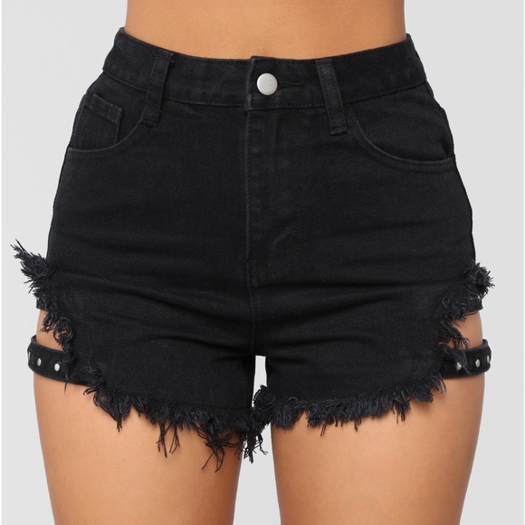 🖤Black Denim Shorts🖤 - Picture 3 of 4